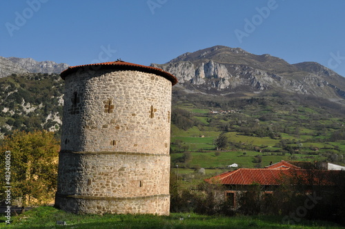 Torre medieval de los Vázquez de Prada de Proaza photo