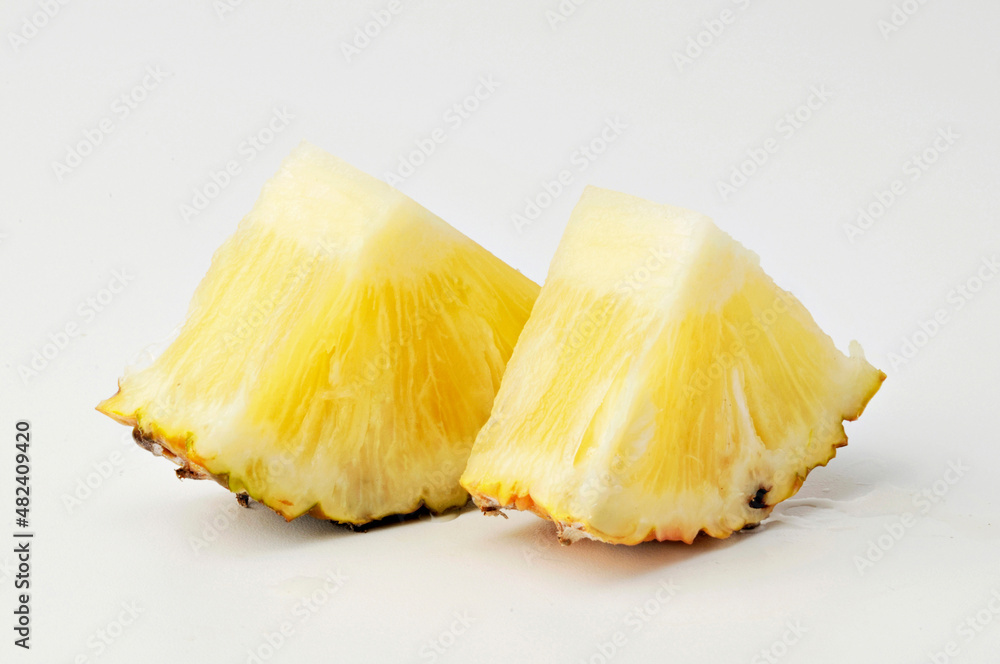 Abacaxi cortado , pedaços. Abacaxi cortado , pedaços.