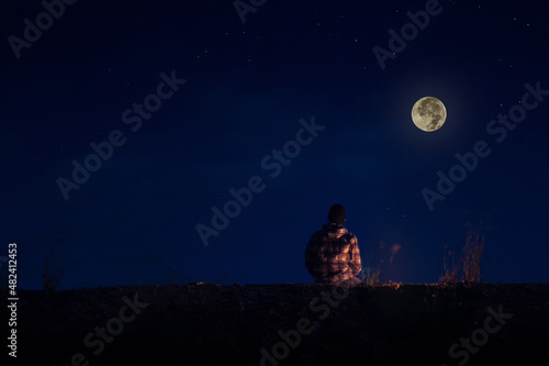 observando a lua cheia