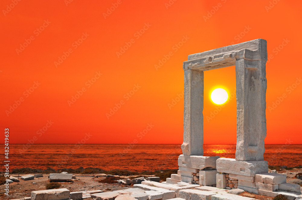 Naklejka premium greece greek ancient temple huge gate of marble called 