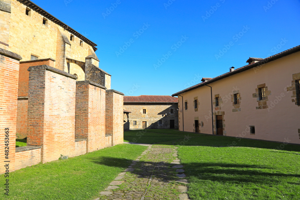 colegiata monasterio de zenarruza  de ziortza de bolívar bizkaia país vasco 4M0A0404-as22