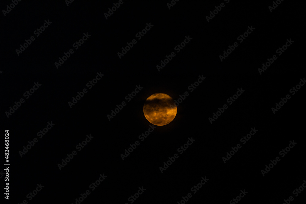 Luna entre nubes Luna entre nubes