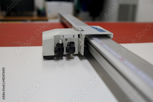 Cutting plotter for paper, cardboard and corrugation in the process of cutting packaging, bundles.