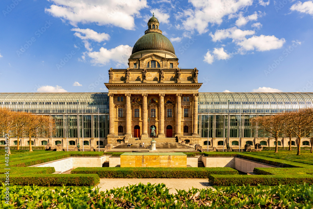 Obraz premium Bayerische Staatskanzlei in Munich