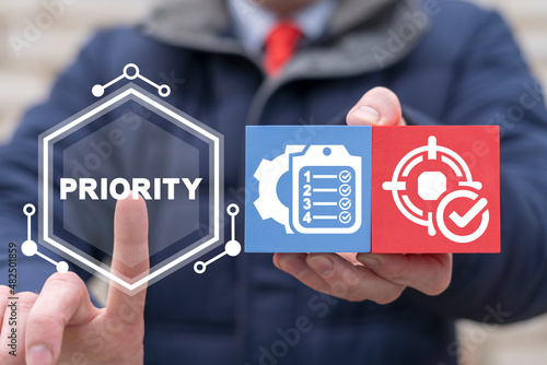 Φωτογραφία Set work priority, arrange to do list which job to do before and after, task management concept