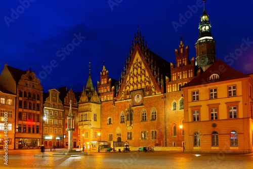 Fototapeta Naklejka Na Ścianę i Meble -  Town Hall in the Market square at night. Wroclaw. Poland