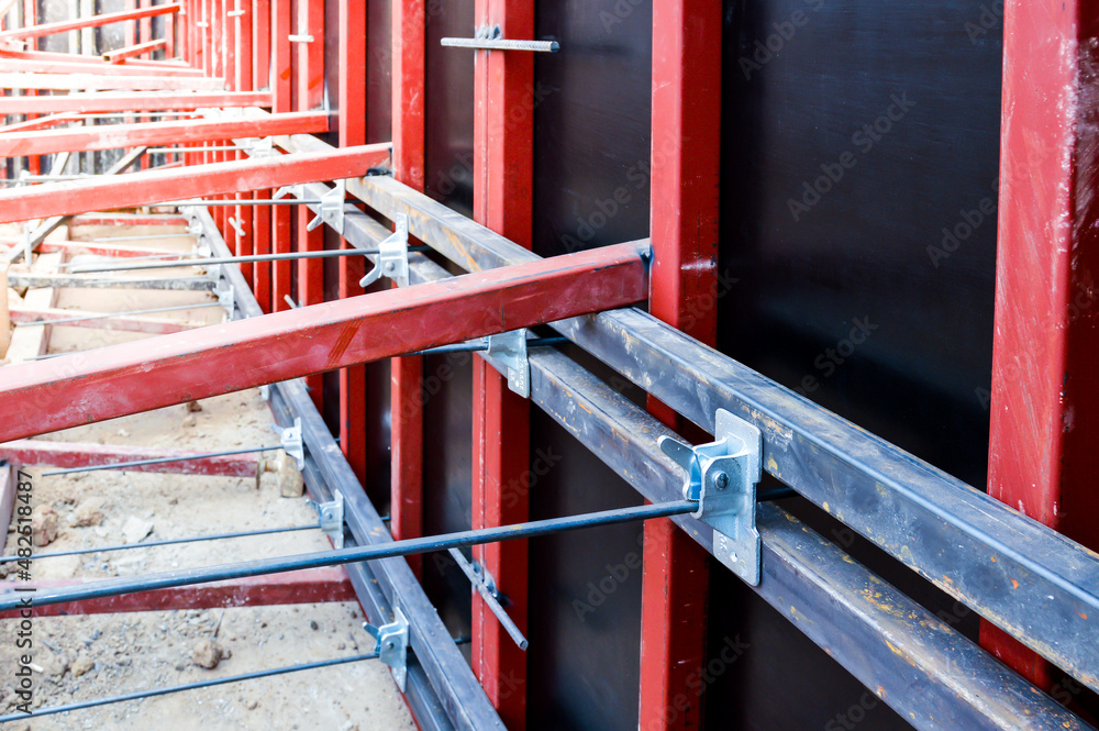 Construction formwork for concrete.Spring clips are a new formwork