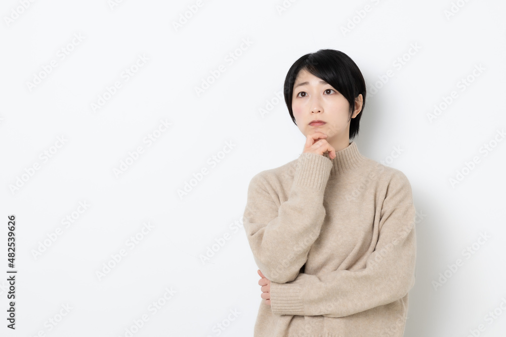 短い髪の日本人女性 短い髪の日本人女性