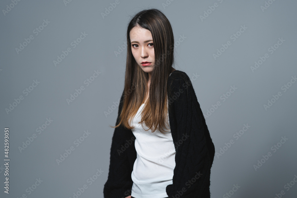 クールな女性ポートレート クールな女性ポートレート