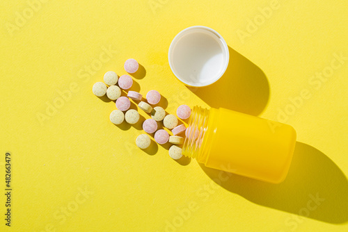 Packaging Vitamin Bottle Multivitamin Supplement photo