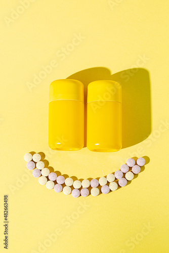 Packaging Vitamin Bottle Multivitamin Supplement
