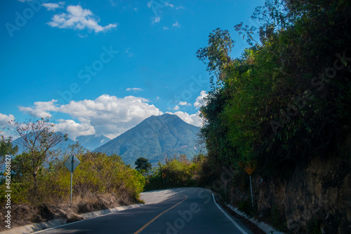 volcán con carretera hermoso vista  photo