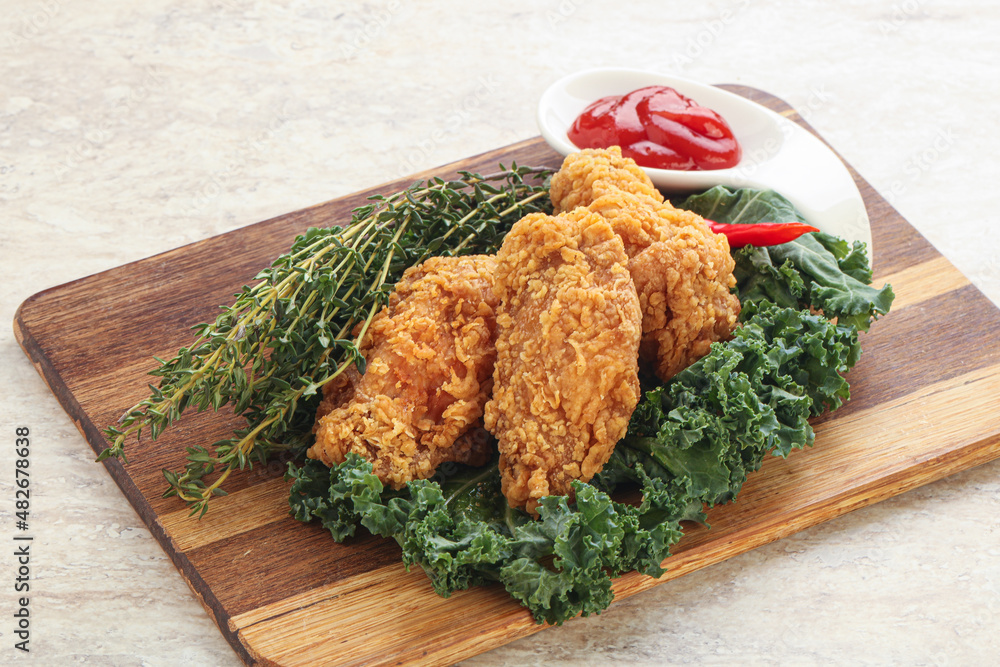 Crispy chicken wings with tomato ketchup Crispy chicken wings with tomato ketchup