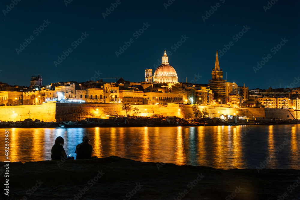 Obraz na płótnie Night city skyline of Valletta, Malta  w salonie