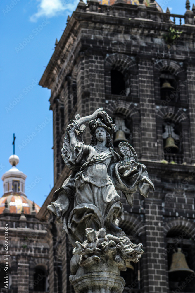 Escultura del Arcángel Miguel en Puebla México Escultura del Arcángel Miguel en Puebla México