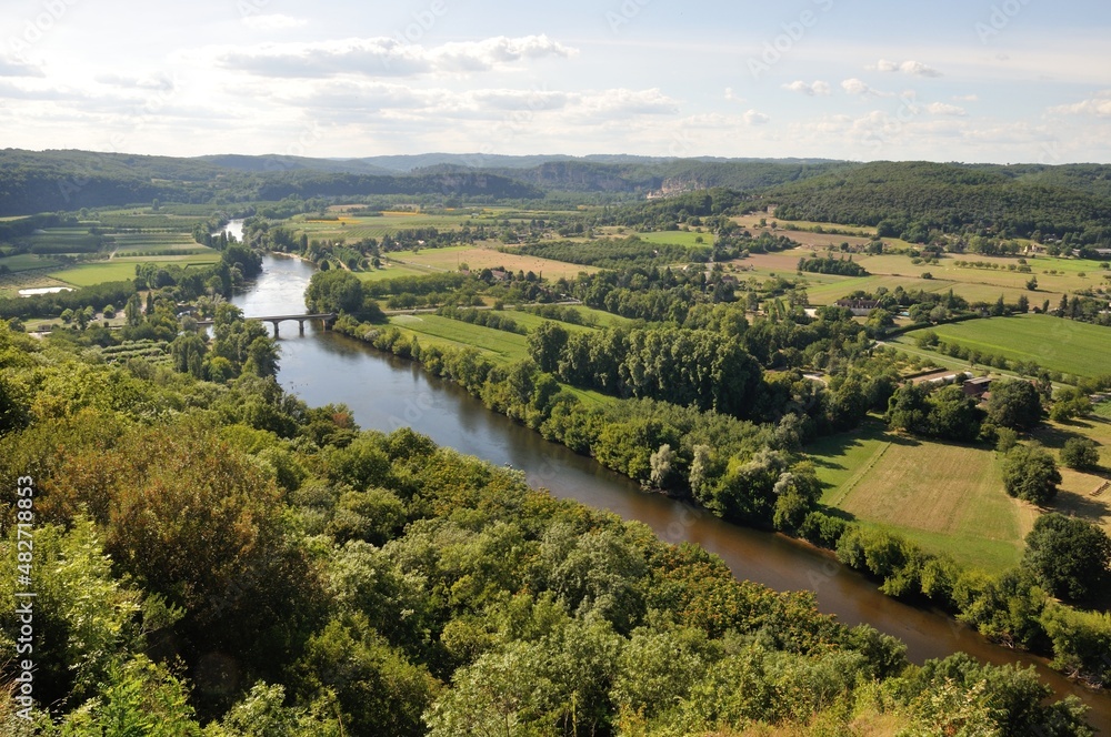 Naklejka premium Dordogne seen from Domme in Périgord