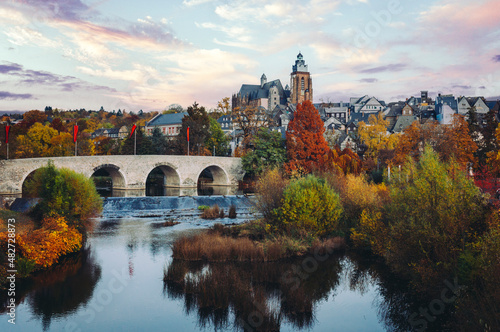 Wetzlar Alte Lahn Br  cke im Herbst