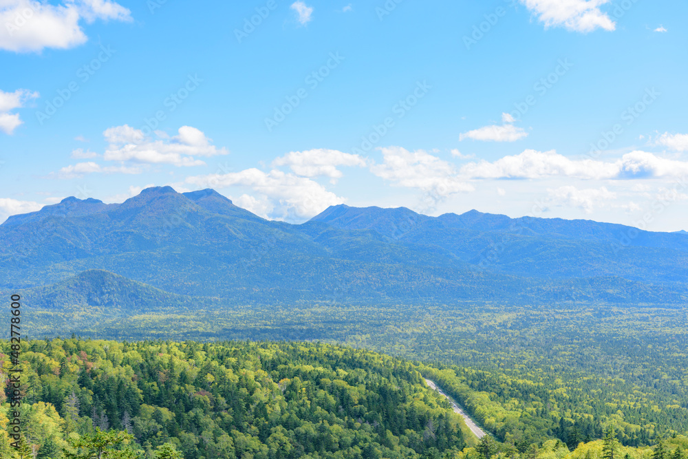 Obraz premium 晩夏 北海道 三国峠からの展望 