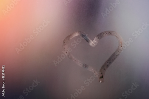 Foto Heart on wet mirror. Concept love.