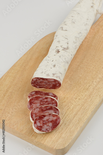 Fuet cortada, salchicha típica de España