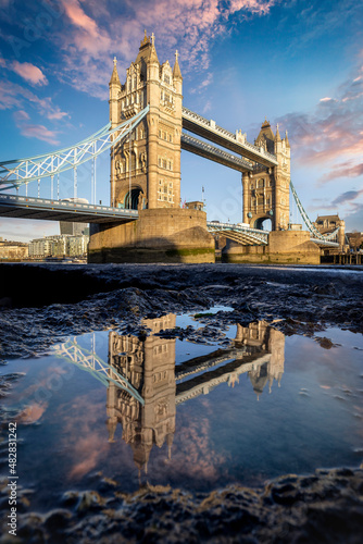 Canvas Print Low angle view of the iconic Tower Bridge in London