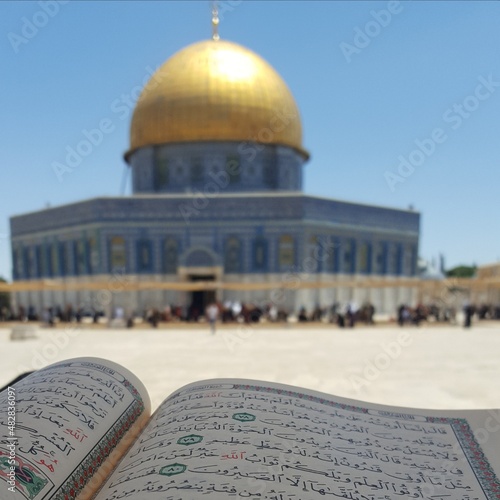 Lecture du Coran à Al Aqsa photo