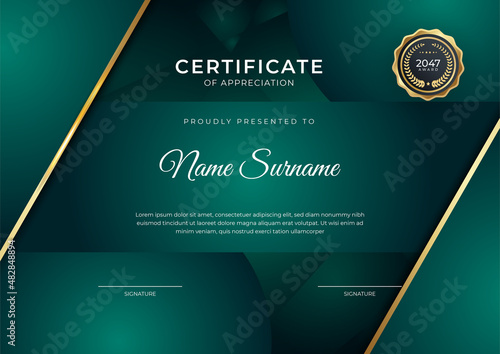 Modern employee golden green certificate design template