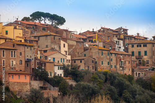 Italia, Toscana, Pisa, il paese di Peccioli. © gimsan