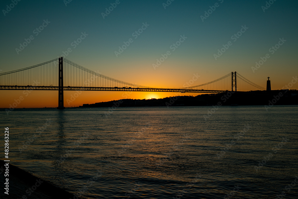 Ponte 25 abril Lisboa, nascer do sol