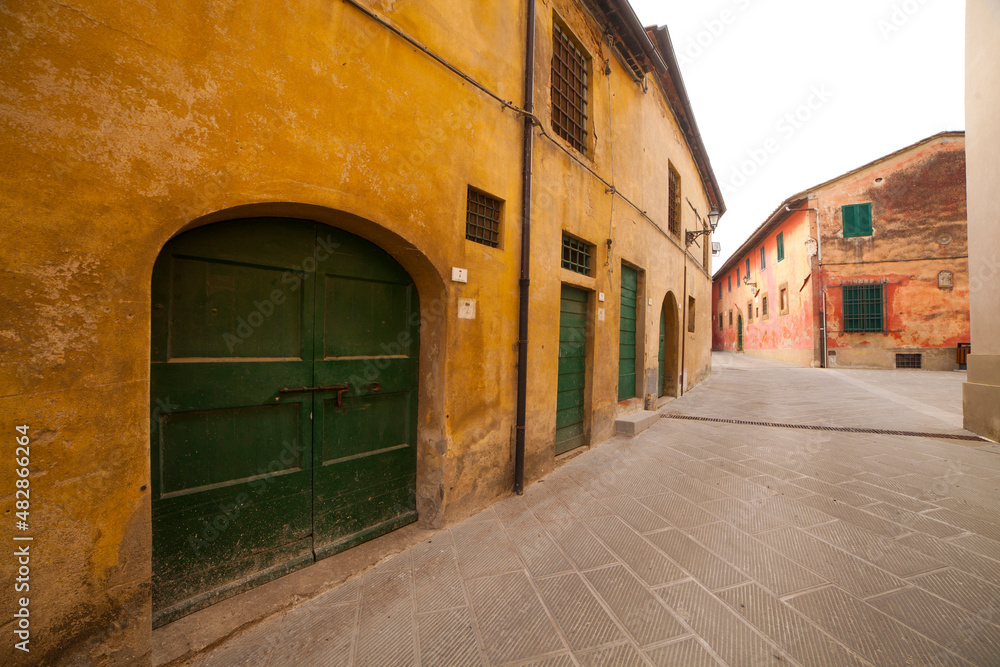 Italia, Toscana, Pisa, Peccioli, il paese colorato di Ghizzano. Italia, Toscana, Pisa, Peccioli, il paese colorato di Ghizzano.