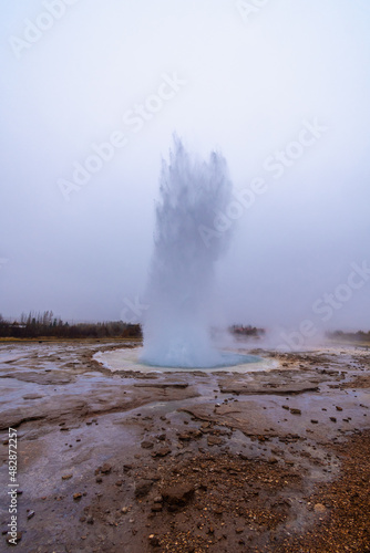 die unglaubliche Landschaft vom - Großer Geysir - auf Island