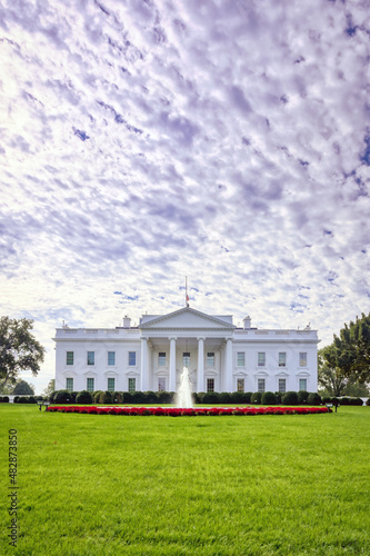 Obraz na płótnie The White House in Washington, D.C. w salonie