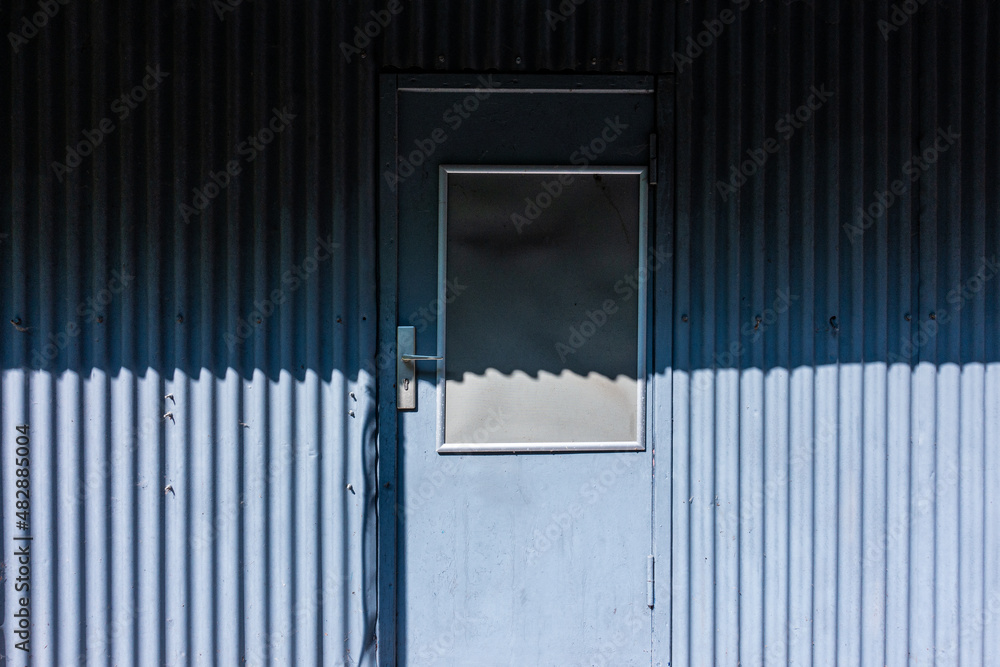 door door