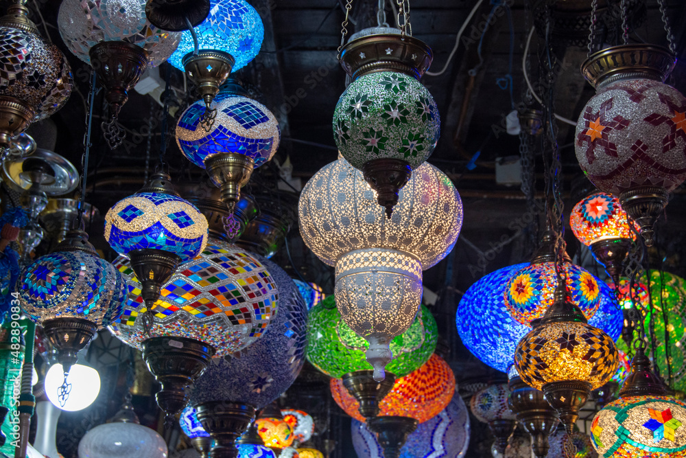 Mercado árabe, lámparas