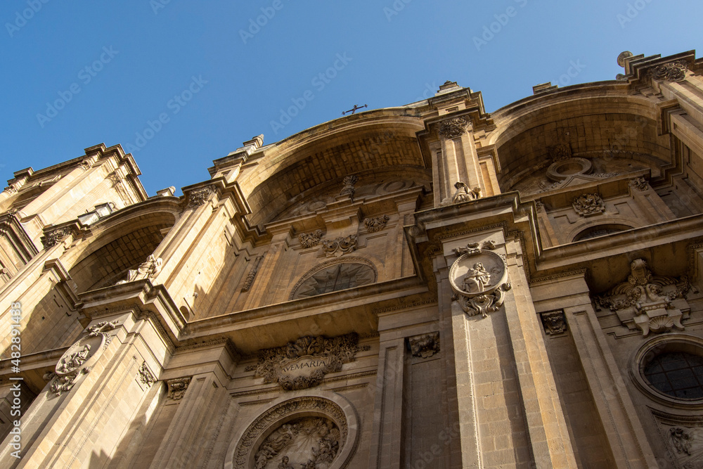 Fachada y portada de la catedral de Granada