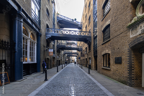 View of an alley in the shadow of the Thames photo