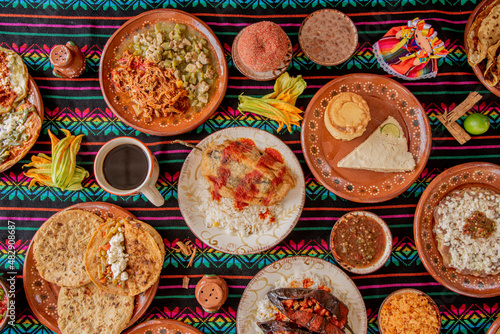 Varios platillos de comida mexicana photo