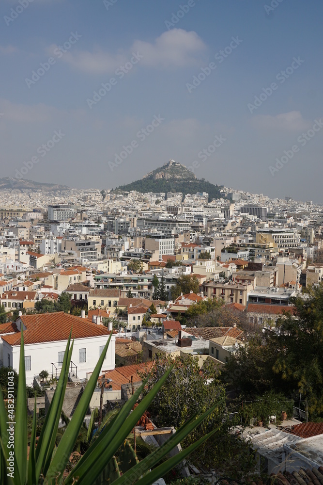 Blick von Anaphiotika auf Lycabettus Hügel und Athen