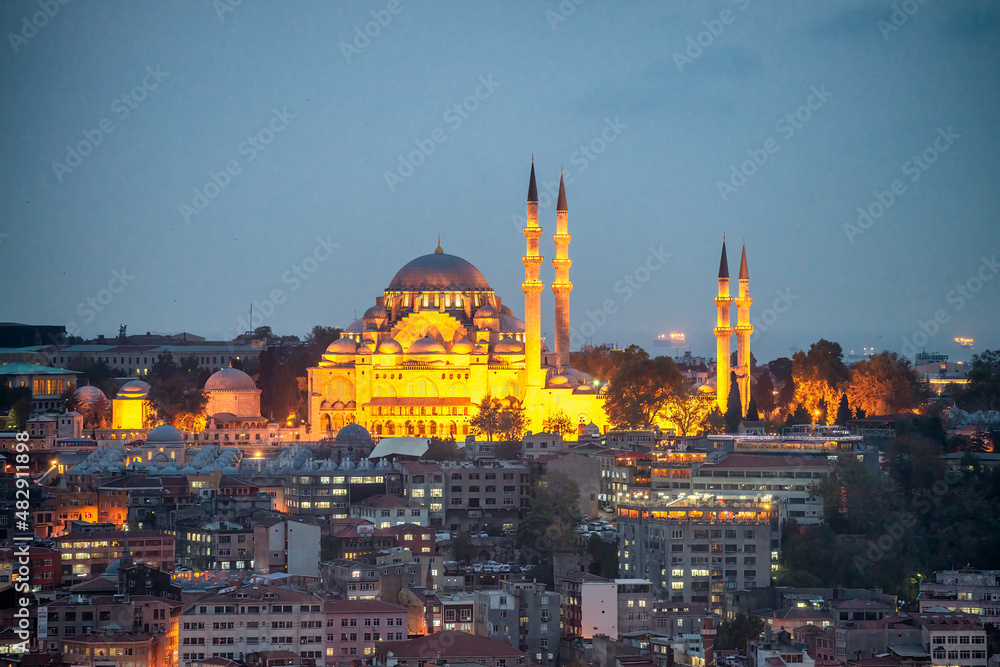 Obraz premium Aerial view of Blue Mosque at night, Istanbul.
