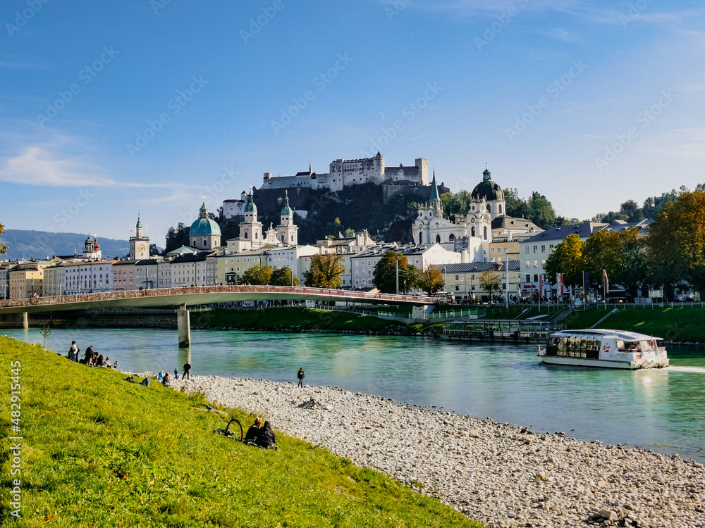 Obraz premium View on the old city of Salzburg in Autstria