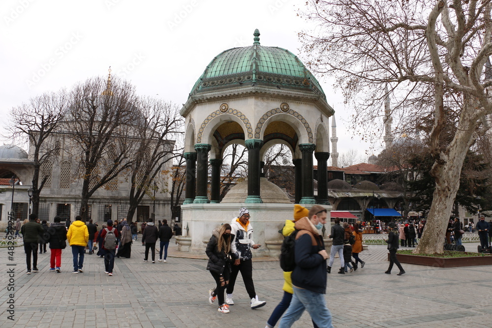 Obraz premium Selective focus. istanbul: historical sultanahmet german fountain mosque with magnificent architecture