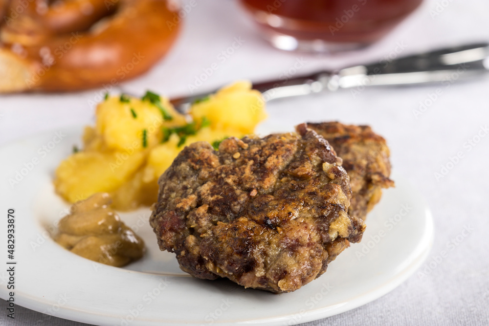 fleischpflanzerl fleischpflanzerl