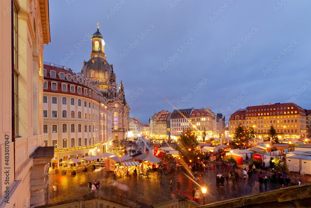 Obraz premium Weihnachtsmarkt in Dresden, Deutschland