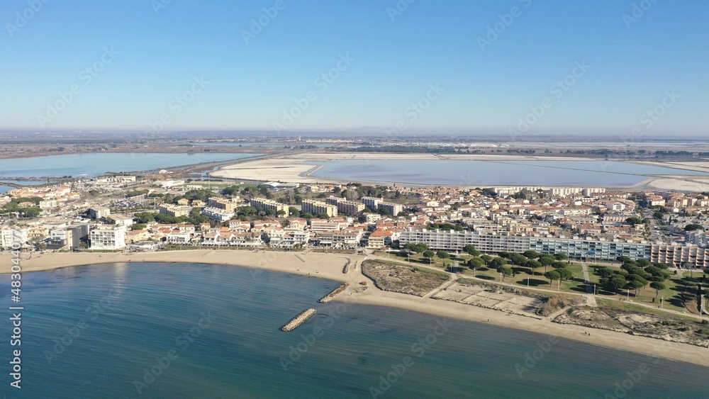 survol du grau-du-roi et port Camargue  en Occitanie dans le sud de la France