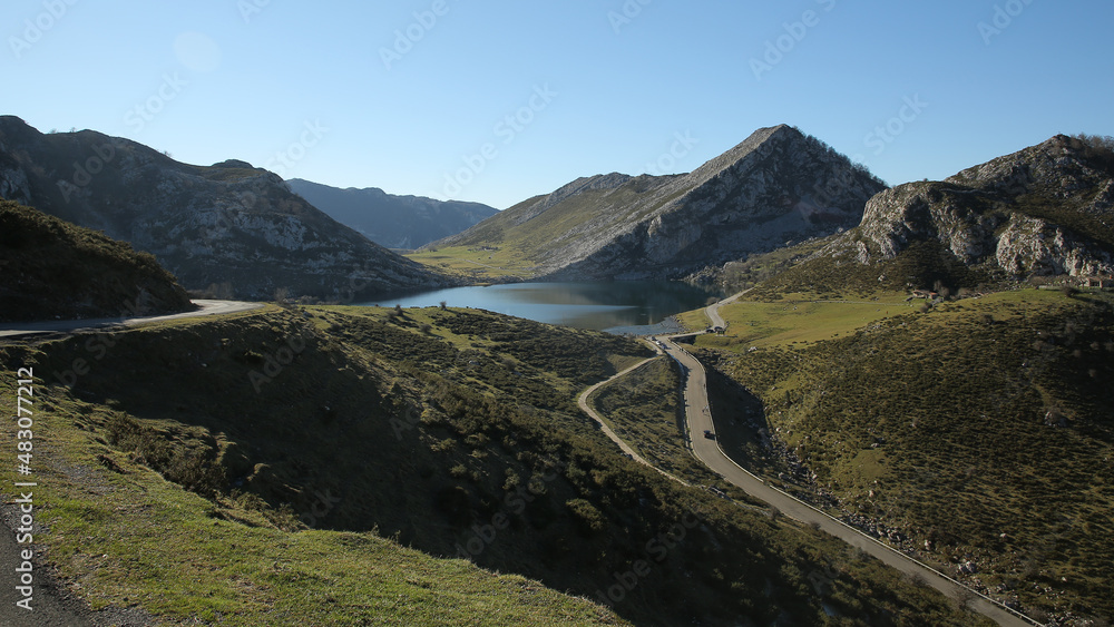 Lago Enol, Lagos de Covadonga, Parque Nacional de los Picos de Europa, Asturias, España