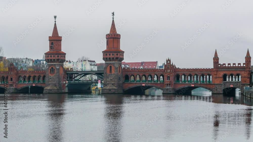 Oberbaumbrücke (Timelapse) - Berlin Oberbaumbrücke (Timelapse) - Berlin