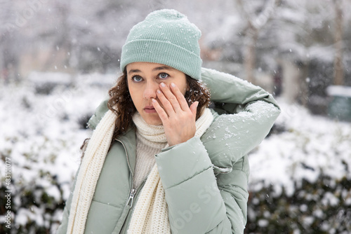 Winter cold weather causing eye dryness and irritation