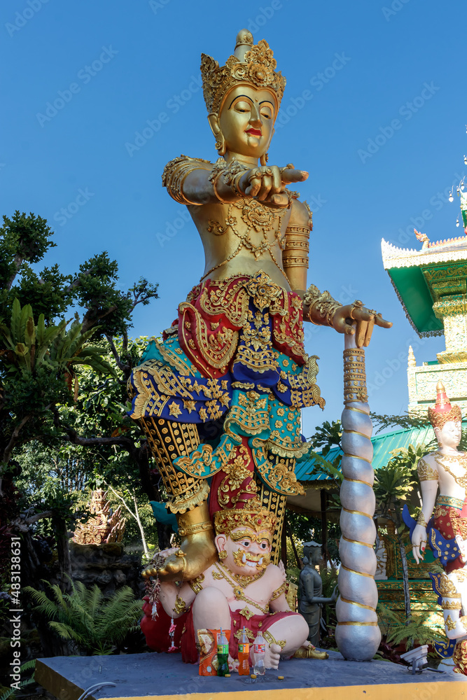 temple statue in thailand