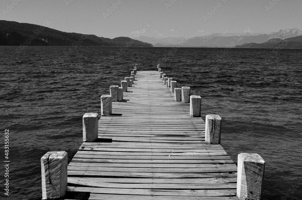 Fototapeta premium pier in the lake
