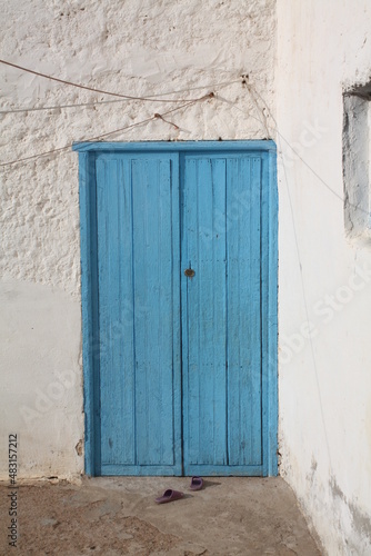 blue door © Hamza